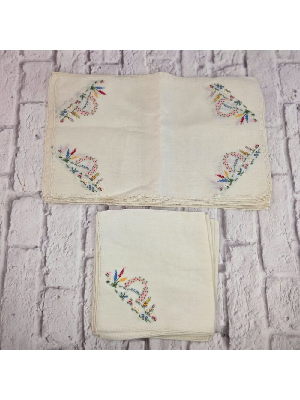 Vintage Hand Embroidered Linen Table Runner 8 Napkins & Placemats Floral Design